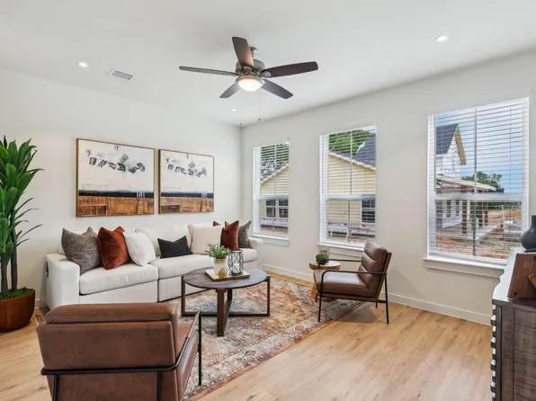 631 Canvas Ave, Fulshear, TX