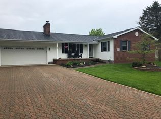 7007 Westwood Dr, Conneaut, OH 44030