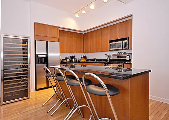 Sold by R New York | media 23