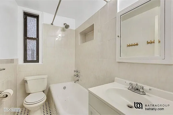 Rented by Batra Group Inc | media 18