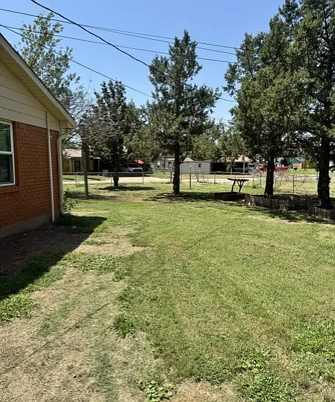 1400 Phoenix Dr — Photo 5