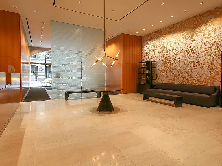 305 W 50th St #4A — Photo 30