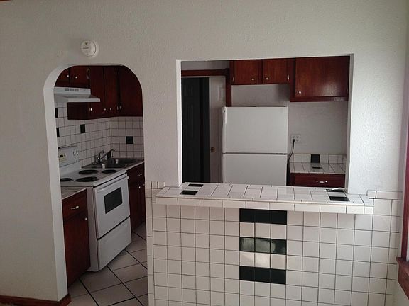4th image of 1580 W 14th St