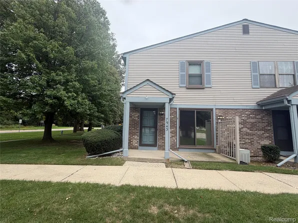 7943 Pontiac Lake Rd, Waterford, MI 48327