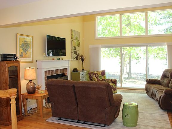 5th image of 458 Kingscote Dr