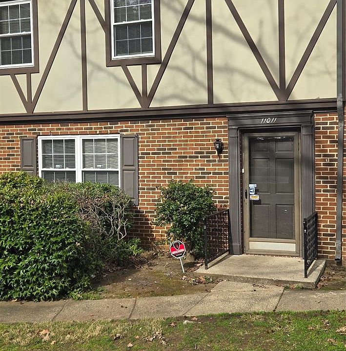 1st image of 11011 Park Rd