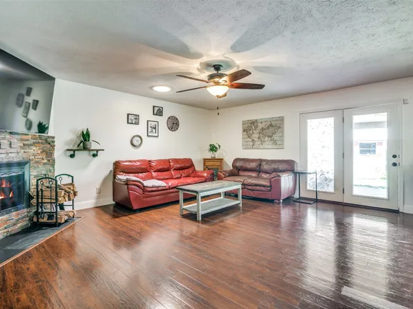 400 Forestwood Dr, Forney, TX 75126