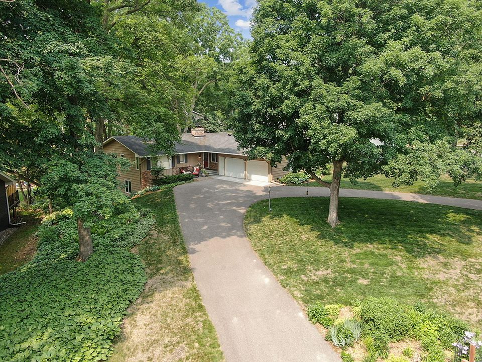 1st image of 2925 Urbandale Ln N