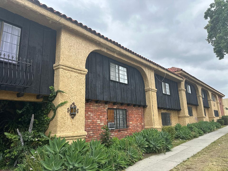 Chevy Chase Apartments, Neighborhood