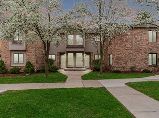 42733 Lilley Pointe Dr #116, Canton, MI 48187
