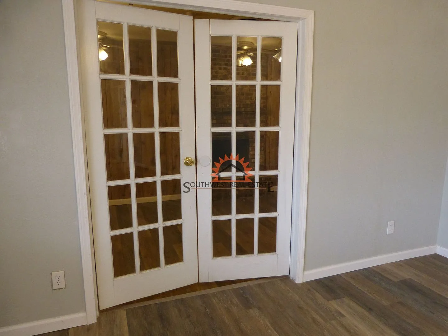 Spacious 3 bedrooms 2 bathrooms home on corner lot. — Photo 3