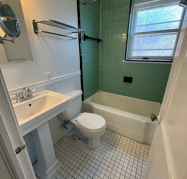 500 W Franklin St #6 — Photo 6