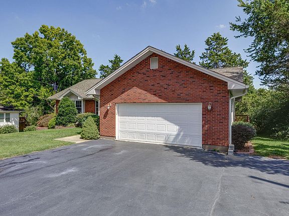 2nd image of 802 S Suncrest Dr