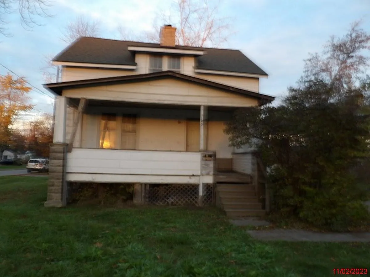 103 N Tuscola Rd photo 1