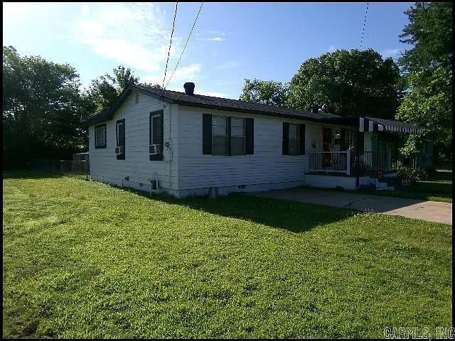 3 bed, 2.0 bath, 1280 sqft, $975 — Photo 3