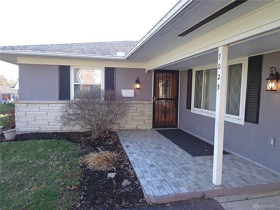 3rd image of 7025 Charing Ct