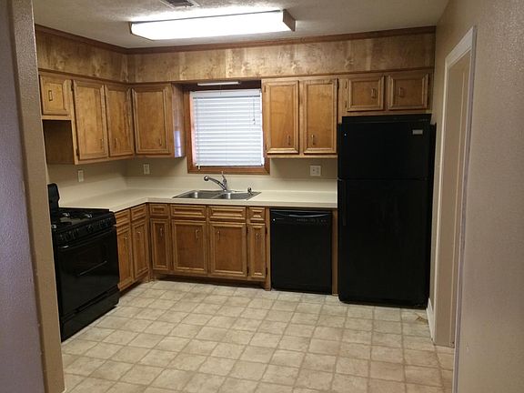 2nd image of 615 S 12th St