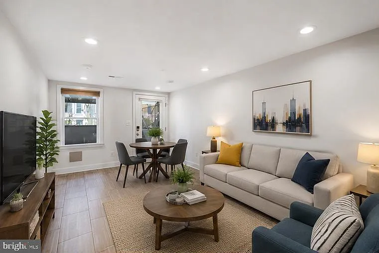 1350 Perry Pl NW — Photo 3