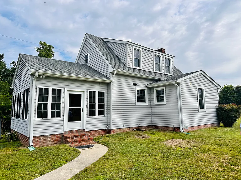220 Tuckaway Ln — Photo 3