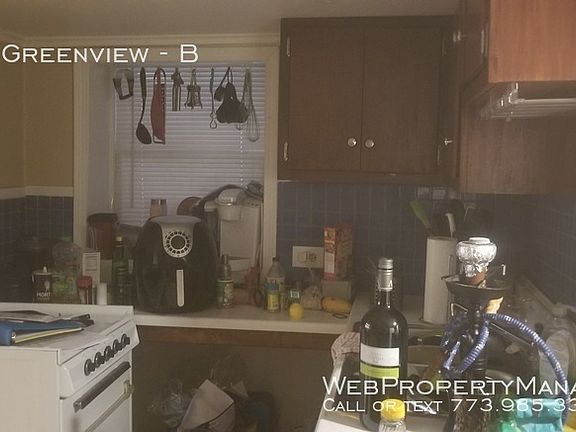 3rd image of 3420 N Greenview Ave #B