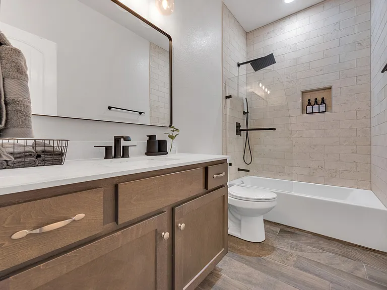 500 Prairie Meadow Dr — Photo 32