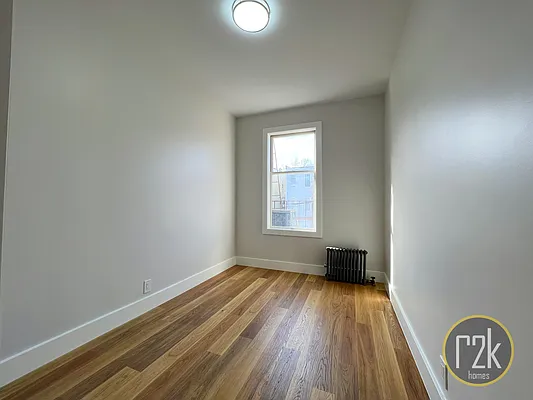 Rented by Realty 2000 Corp | media 20