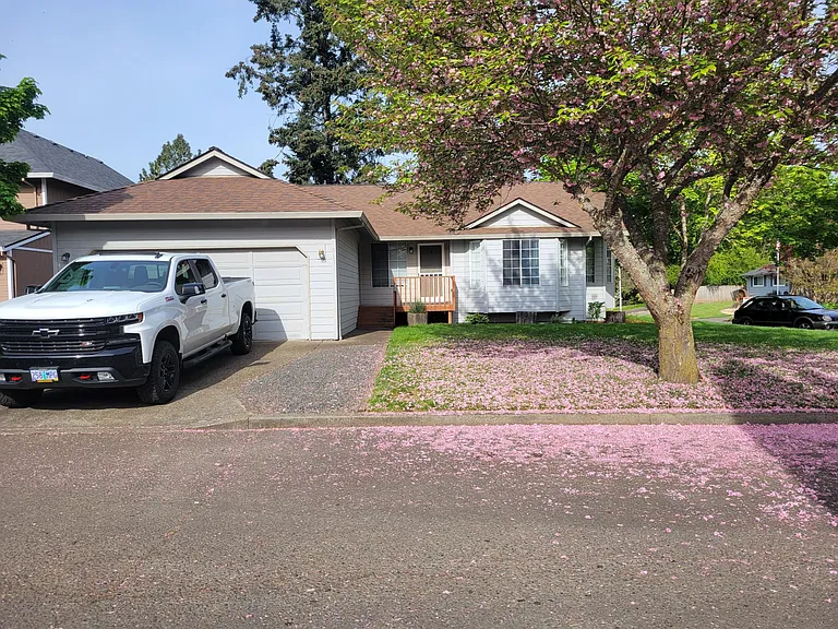 5113 SW 195th Pl — Photo 1
