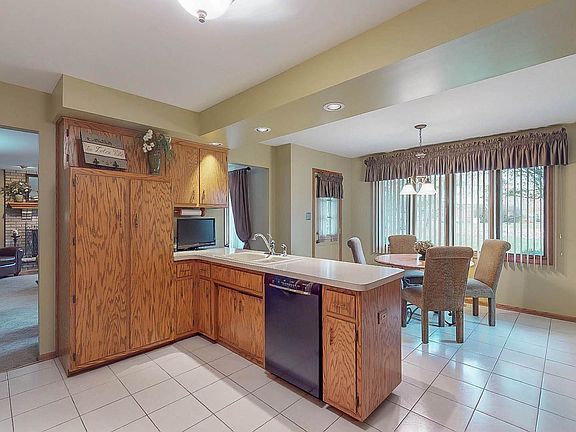 4th image of 11818 Brookshire Dr