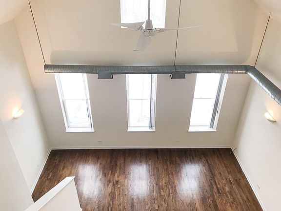 3rd image of 1256 N Greenview Ave #2