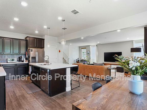 5th image of 2282 Acero Ct