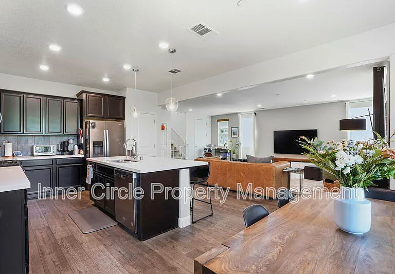 2282 Acero Ct — Photo 5