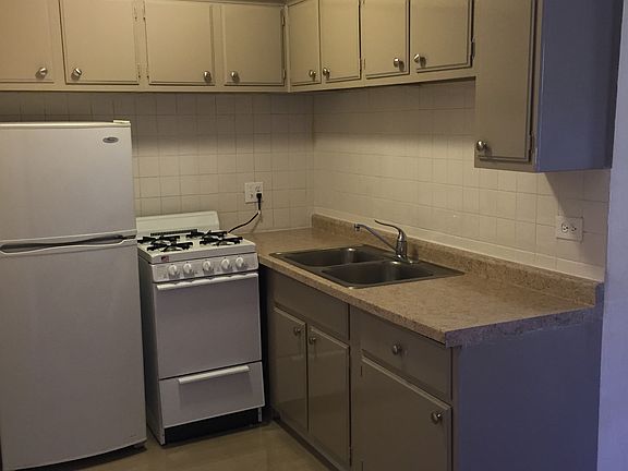 3rd image of 6030 N Kenmore Ave APT 414
