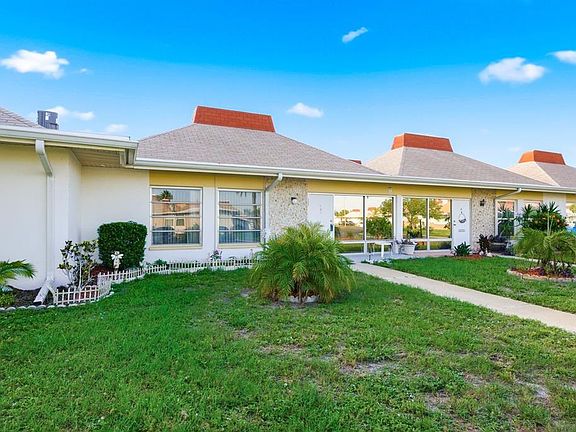 3rd image of 4344 TAHITIAN GARDENS CIRCLE #B