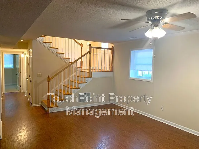 1114 Glenshannon Rd — Photo 7
