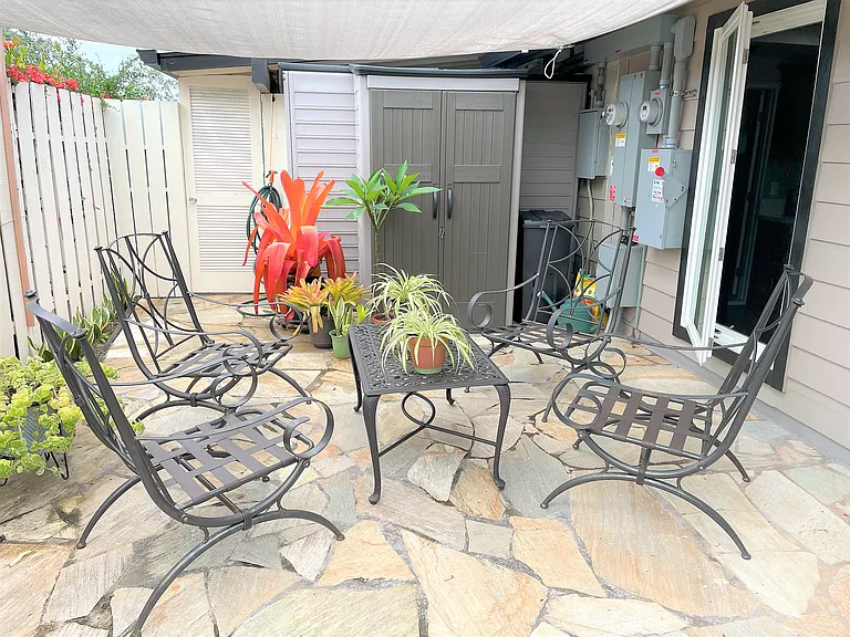 outdoor shaded lani space