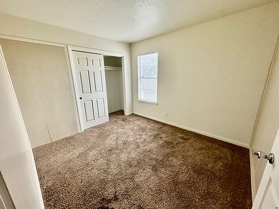 5th image of 942 Clearview Dr #2
