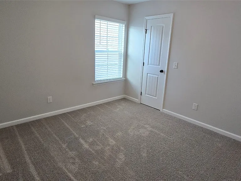 109 Exmoor Cir — Photo 24