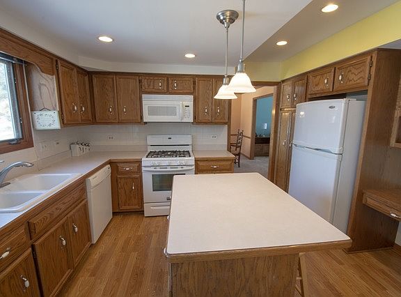 4th image of 2540 Cheshire Dr