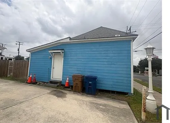 3 bed, $1,400 — Photo 2