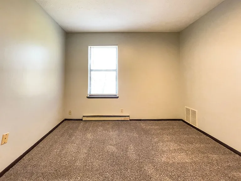 East Memorial Apartments — Photo 50