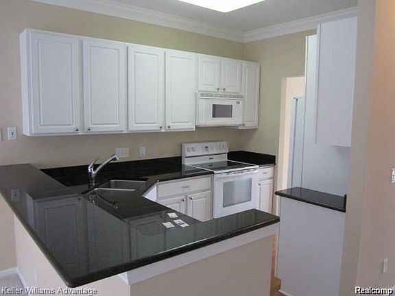 4th image of 42480 Corlina Dr #9