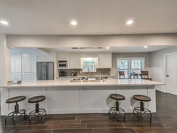 3rd image of 14734 Waynewood Dr