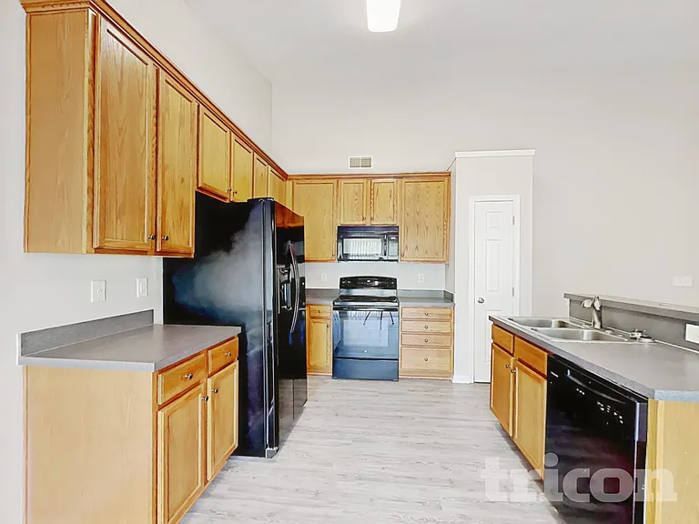 5213 Hildreth Ct — Photo 6