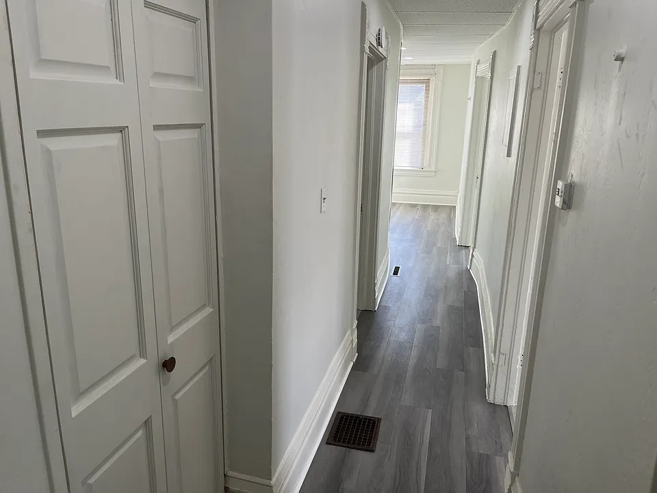 120 College St #2