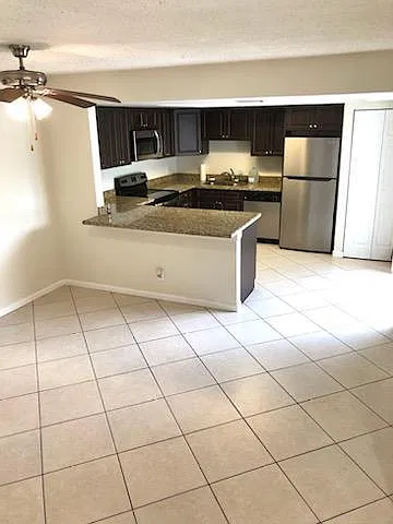 1530 Shaker Cir — Photo 2