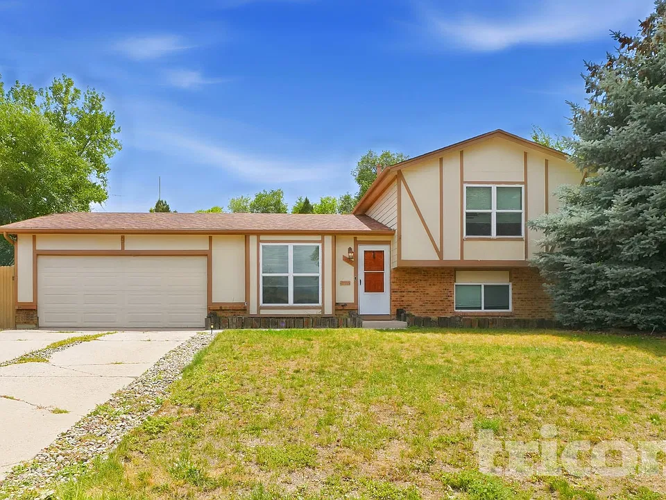 6529 Charter Dr