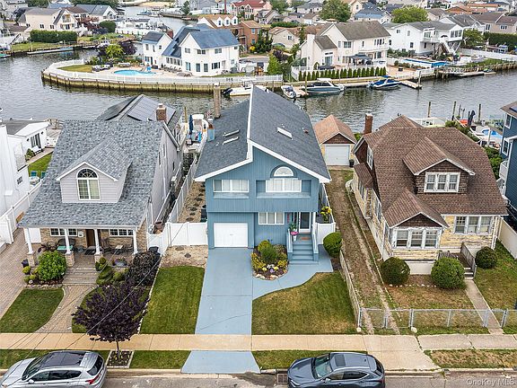 2nd image of 2590 Riverside Drive