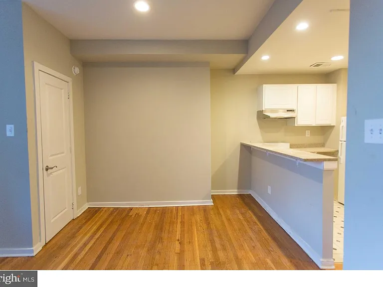 413 S 11th St #3F — Photo 6