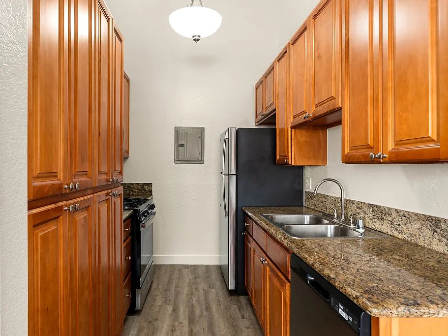 Brody Terrace Apartments — Photo 3