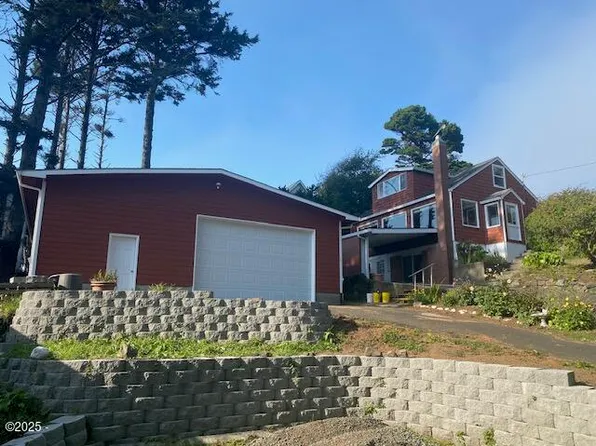 1715 NW 35th Pl, Lincoln City, OR 97367